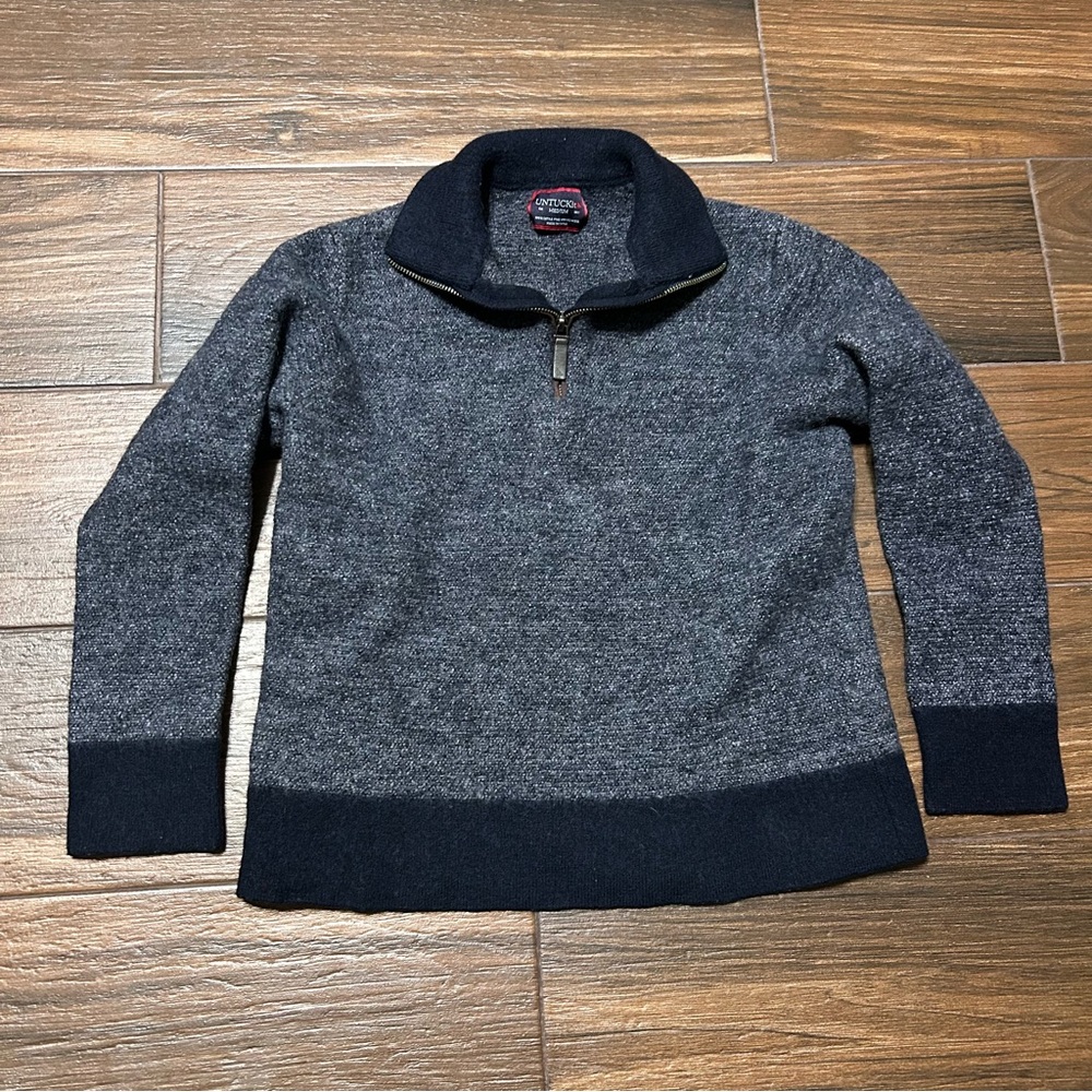 UNTUCKit Gray and Black Kids Sweater. 100% Merino Wool